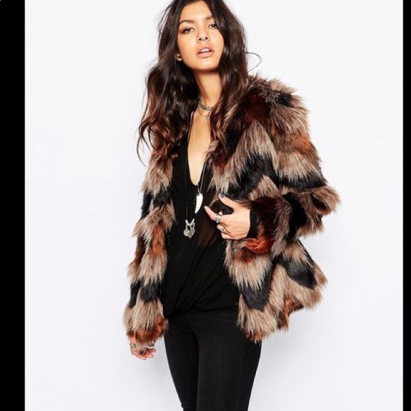 Forever 21 |  Faux Fur Cropped Chevron Jacket retro 70s inspiration - Picture 1 of 12